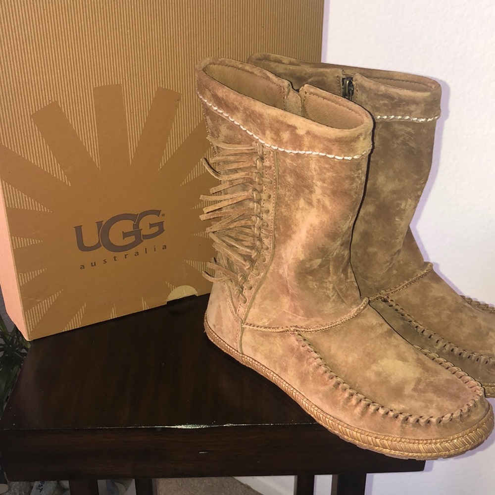 UGG - NIB boots